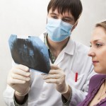 shutterstock_48486751 stomatologist shows x-ray