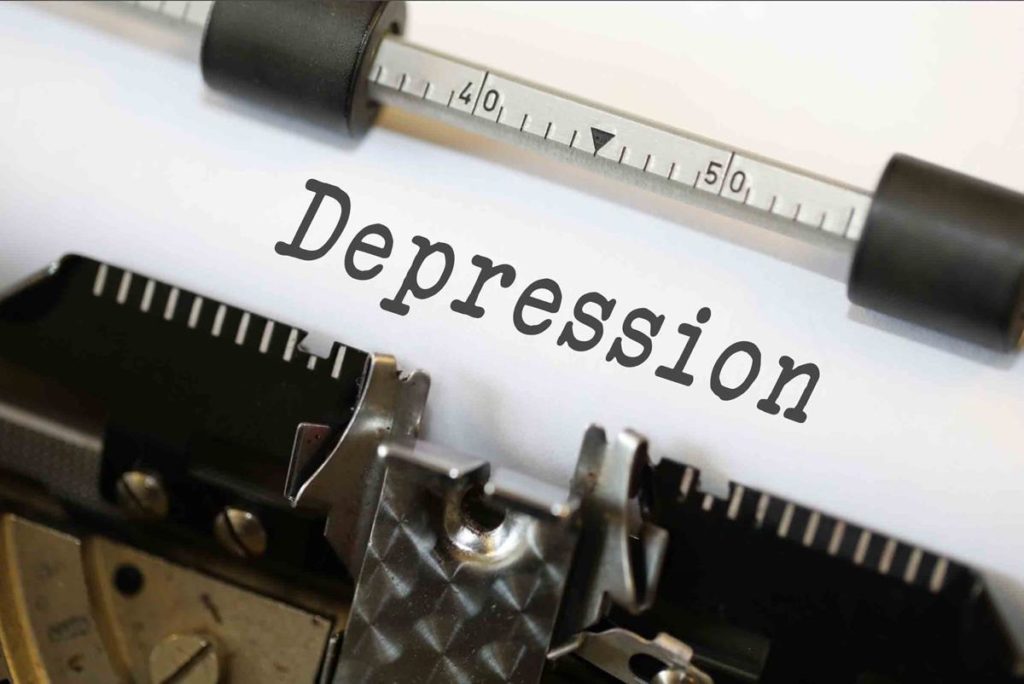 This paper utilises UK Biobank data to explore the extent to which genetic variants for depression differ depending on the strictness of the definition.