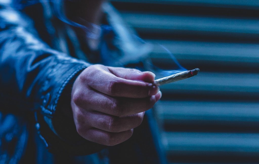 We know both cannabis and tobacco are statistically associated with psychosis, but what is the direction of causality and to what extent are these associations confounded?