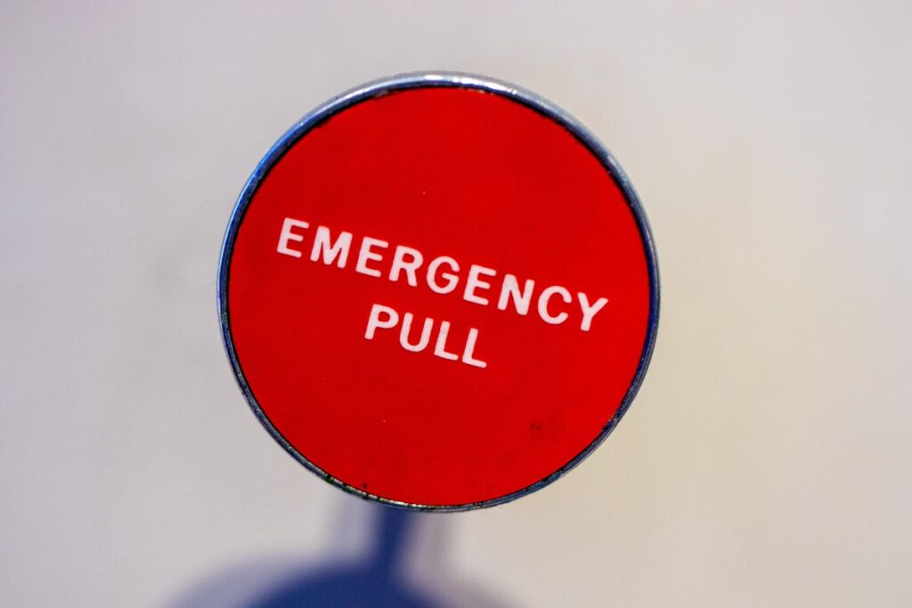 The authors conclude that "there does appear to be an escalating build-up of help-seeking contacts over time leading to an acute crisis"