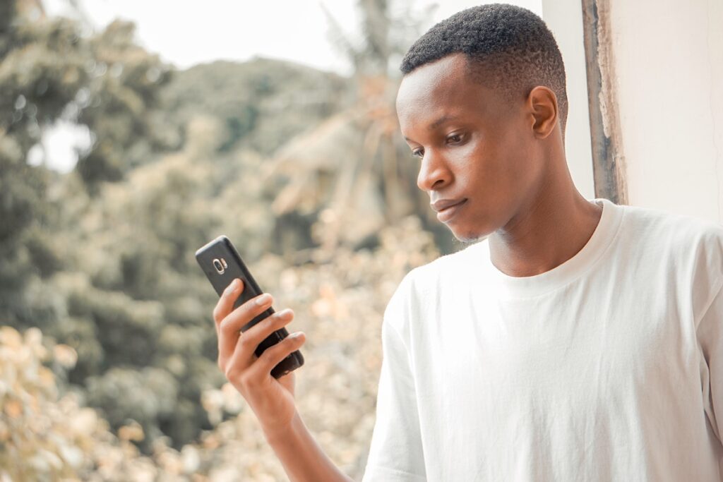 The findings of this study suggest that online sharing of self-harm–related images amongst young people can have both positive and negative impacts.