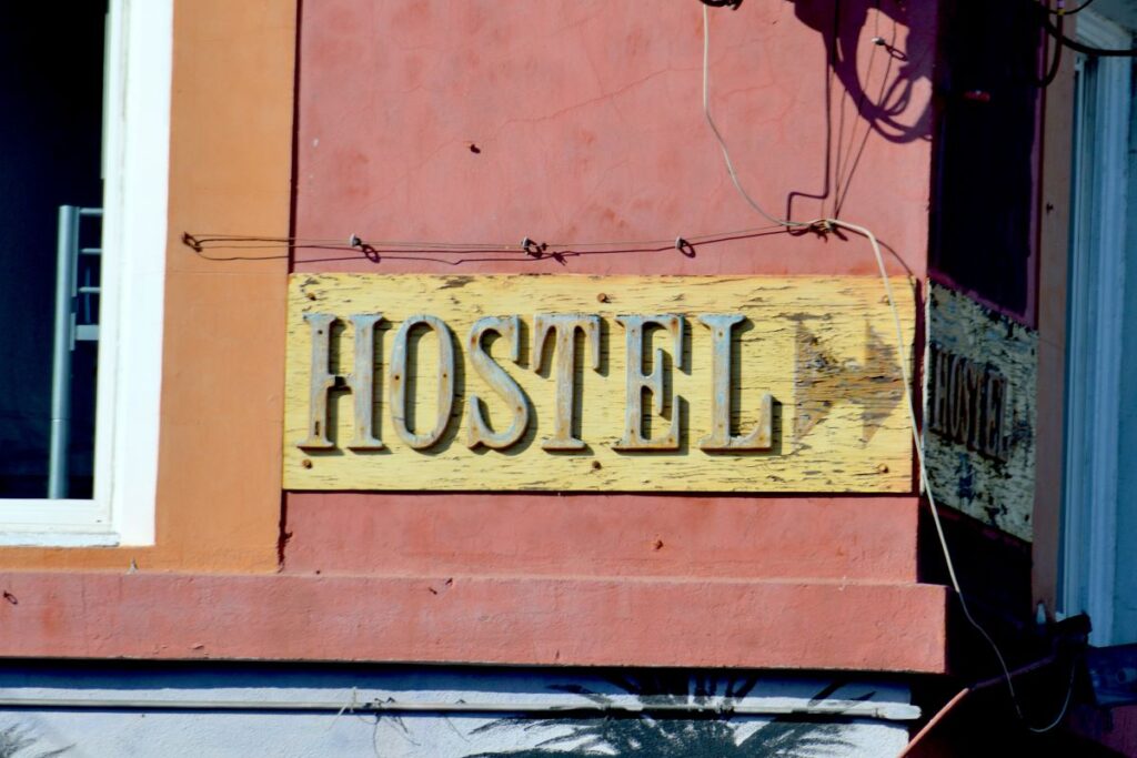 Hostel staff reported feeling marginalized, stigmatised, and mistrusted from external services. Hostel residents reported receiving helpful support from hostel staff. 