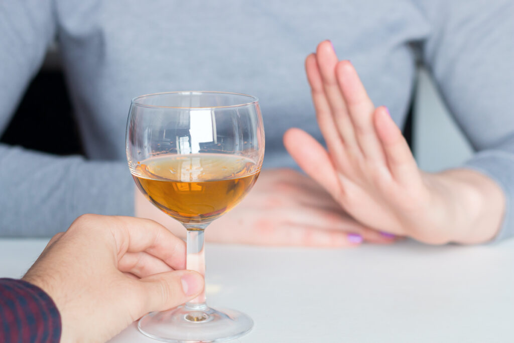 People who adopted a mix of strategies to moderate alcohol consumption drank less during the week, but in a drinking session the alcohol consumption was higher.