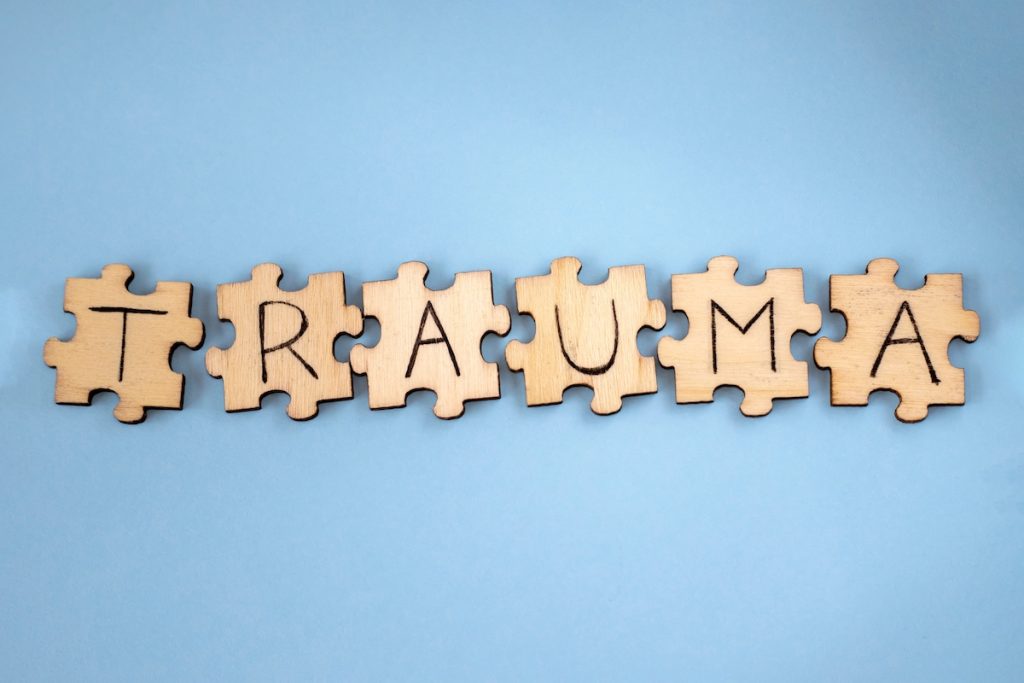Trauma-informed therapeutic relationships in criminal justice settings are crucial for supporting children in and aftercare.