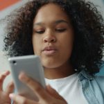 Adolescents with internalising conditions differed from their peers not only in how much they used social media, but also in how they experienced it, engaging more with social comparison and being more affected by feedback.