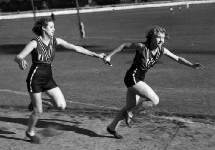 Relay handover